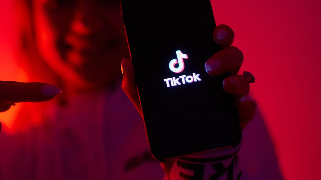 TikTok's sleepmaxxing trend